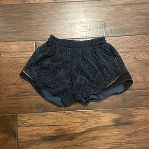 RARE Lululemon hotta hot shorts 2 inch (not sold at lululemon in more)